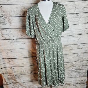 Gap Olive green floral wrap dress Size Large NWT Missing Belt